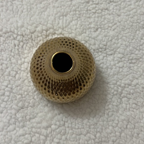 Small Gold Decorative Vase - Picture 2 of 4